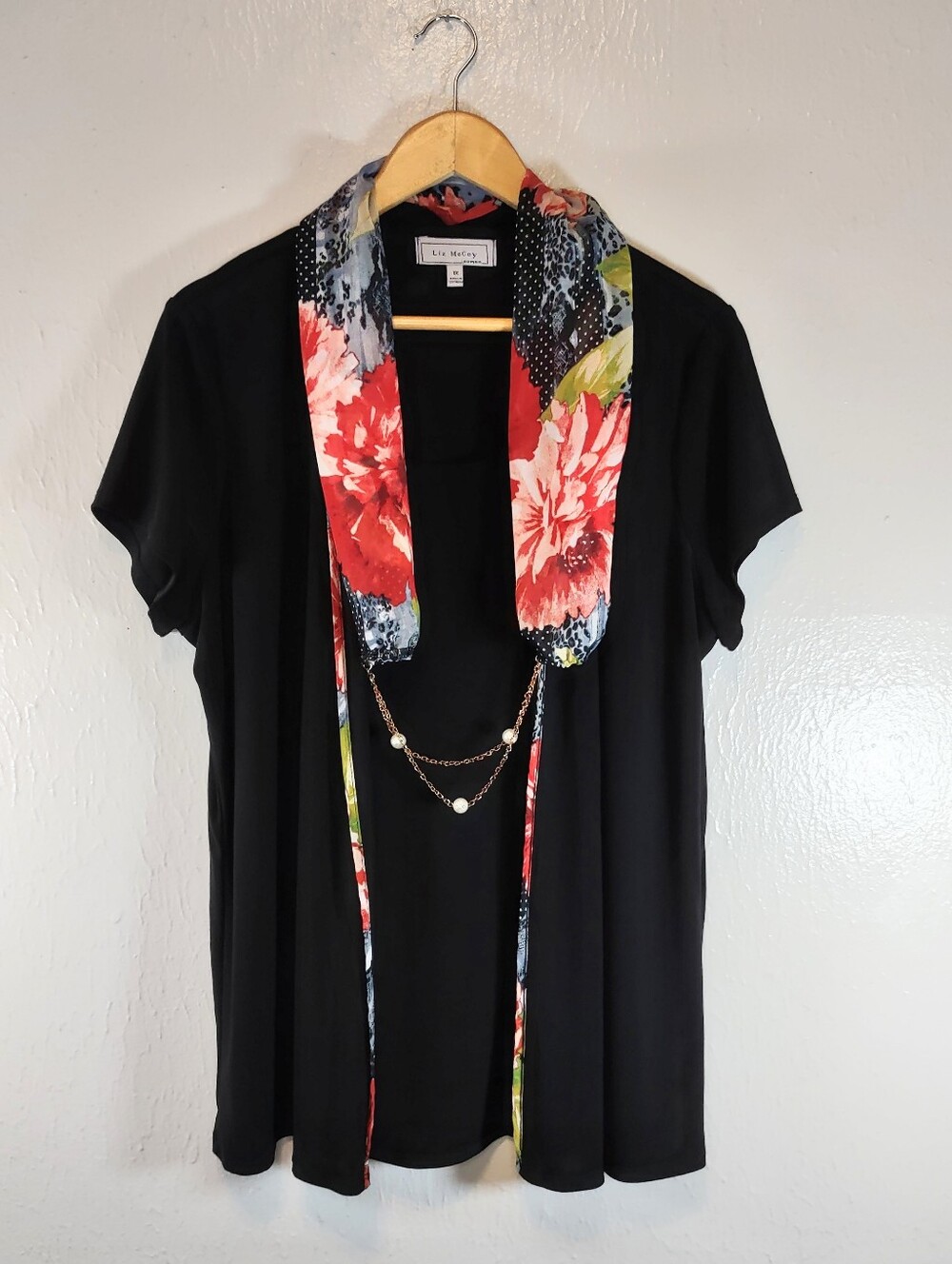 Liz Mccoy Woman Size 1X Blouse With Scarf and Chain Black With Floral Trim